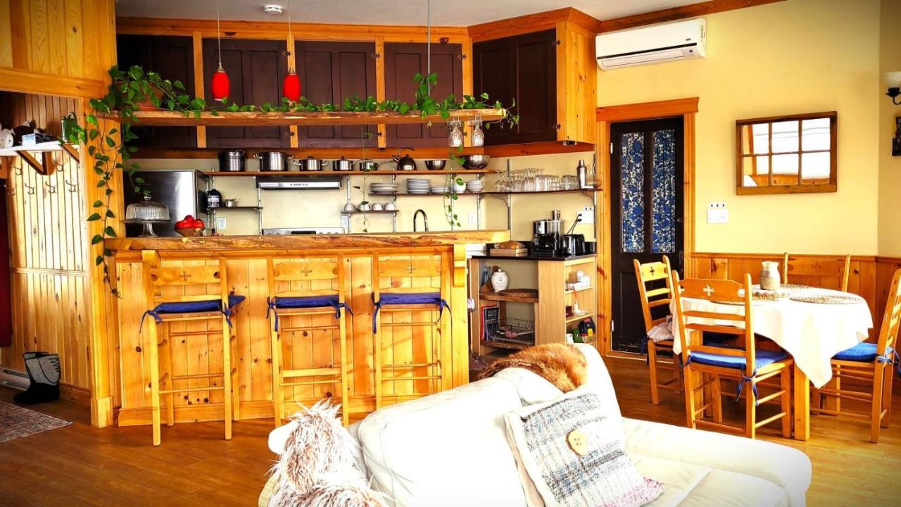 La Vieille Ferme, Ecogite Saint-Fulgence Экстерьер фото