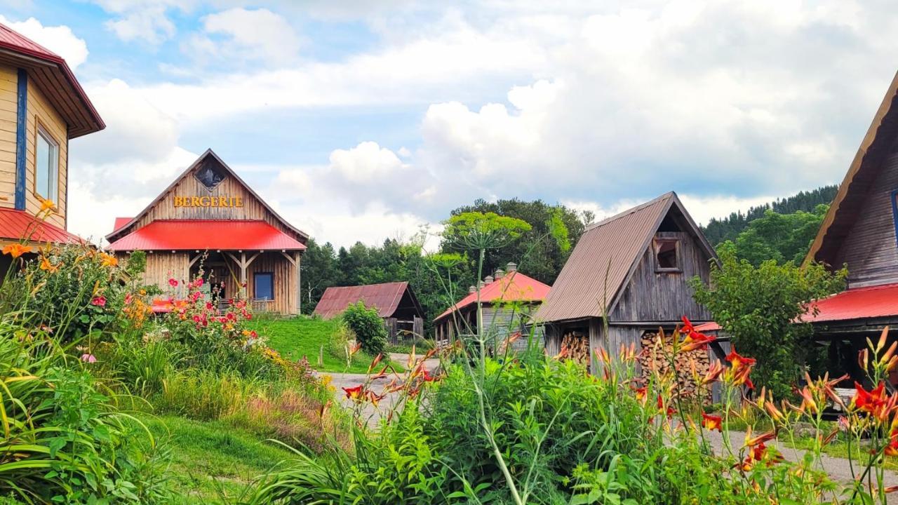 La Vieille Ferme, Ecogite Saint-Fulgence Экстерьер фото