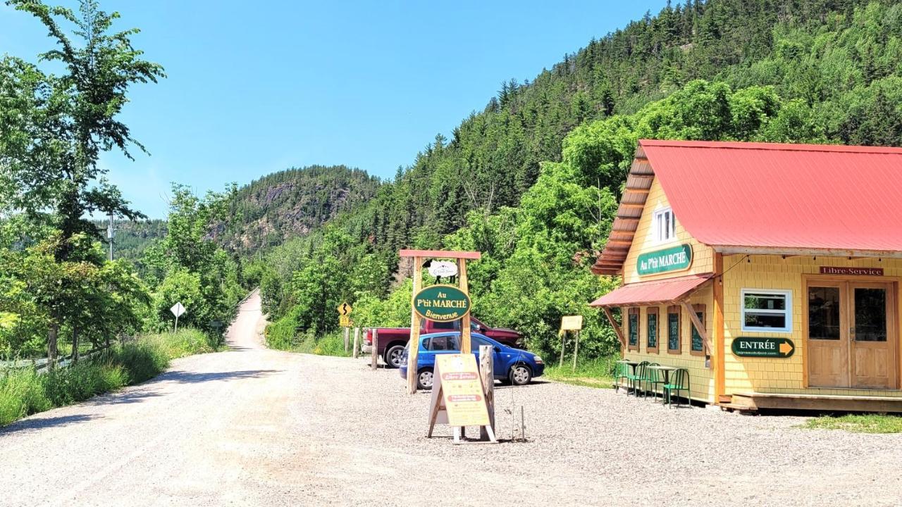 La Vieille Ferme, Ecogite Saint-Fulgence Экстерьер фото