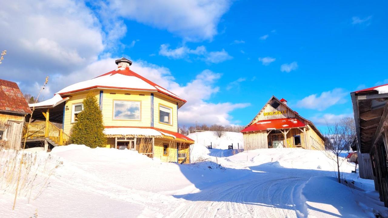 La Vieille Ferme, Ecogite Saint-Fulgence Экстерьер фото